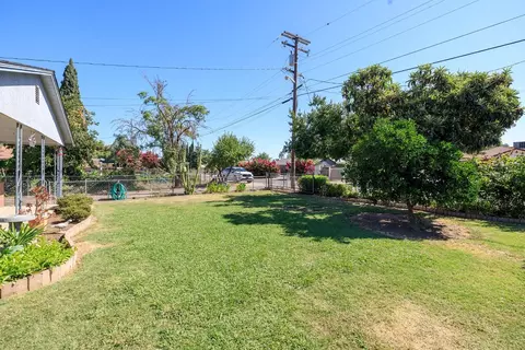 Exterior - 903 Seybold Ave, Modesto, CA 95351 photo 5 of 20
