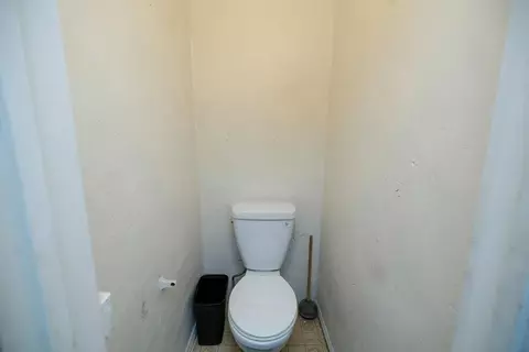 Bath - 903 Seybold Ave, Modesto, CA 95351 photo 5 of 5