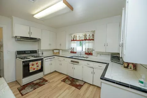 Kitchen - 903 Seybold Ave, Modesto, CA 95351 photo 3 of 3