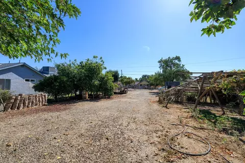 Exterior - 903 Seybold Ave, Modesto, CA 95351 photo 11 of 20