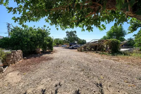 Exterior - 903 Seybold Ave, Modesto, CA 95351 photo 10 of 20