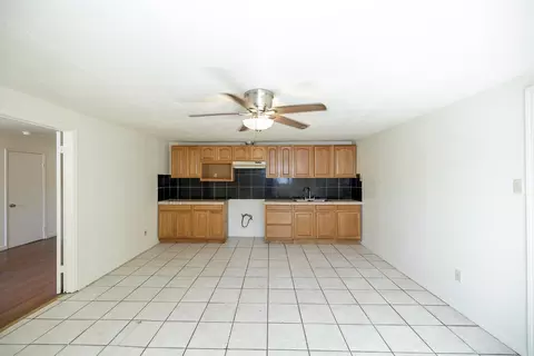 Living - 903 Seybold Ave, Modesto, CA 95351 photo 12 of 13