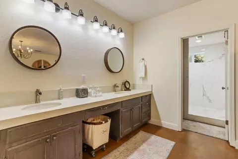 Bath - 150 Robert Ave, Ripon, CA 95366 photo 4 of 6