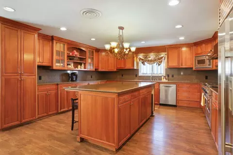 Kitchen - 150 Robert Ave, Ripon, CA 95366 photo 2 of 6
