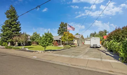150 Robert Ave, Ripon, CA 95366 photo 1