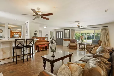 Living - 150 Robert Ave, Ripon, CA 95366 photo 3 of 3