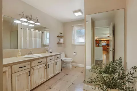 Bath - 150 Robert Ave, Ripon, CA 95366 photo 1 of 6