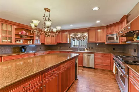 Kitchen - 150 Robert Ave, Ripon, CA 95366 photo 6 of 6