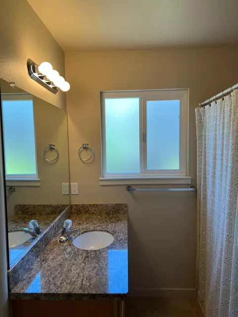 Bath - 306 Abbey St, Winters, CA 95694 photo 1 of 2