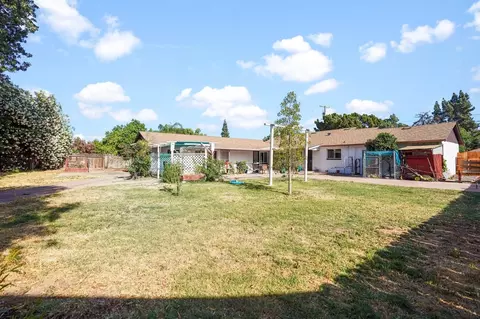 Exterior - 93 E Syracuse Ave, Turlock, CA 95380 photo 10 of 15