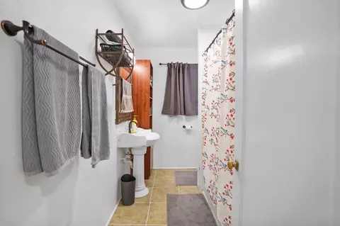 Bath - 93 E Syracuse Ave, Turlock, CA 95380 photo 1 of 3