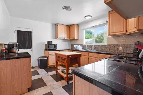 Kitchen - 93 E Syracuse Ave, Turlock, CA 95380 photo 1 of 2
