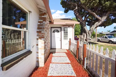 Exterior - 93 E Syracuse Ave, Turlock, CA 95380 photo 5 of 15