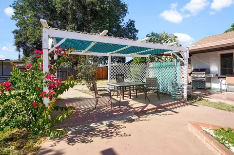 Exterior - 93 E Syracuse Ave, Turlock, CA 95380 photo 14 of 15