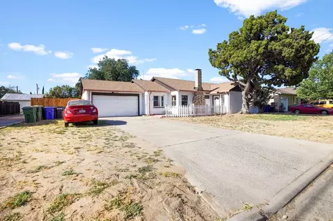 Exterior - 93 E Syracuse Ave, Turlock, CA 95380 photo 2 of 15