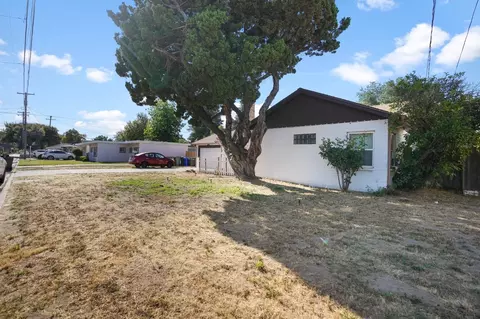 Exterior - 93 E Syracuse Ave, Turlock, CA 95380 photo 4 of 15
