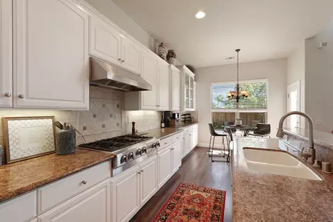 Kitchen - 1605 Magic Ln, Lodi, CA 95242 photo 4 of 6