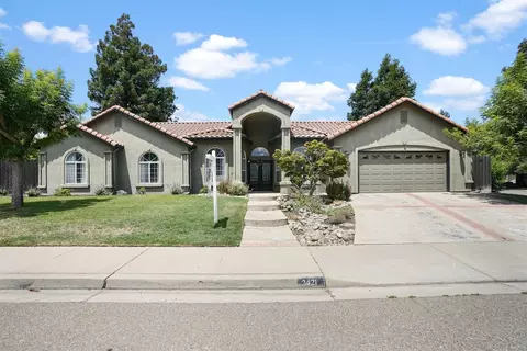 Exterior - 2421 Castleview Dr, Turlock, CA 95382 photo 1 of 11