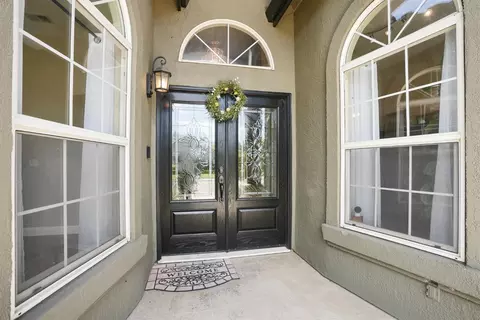 Entry Way - 2421 Castleview Dr, Turlock, CA 95382 photo 1 of 2