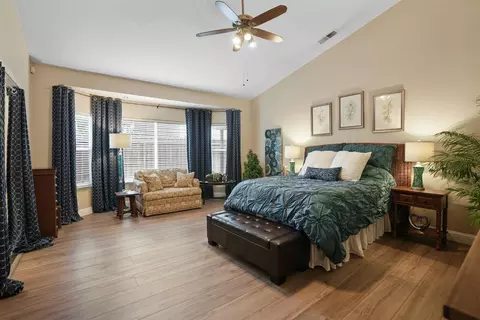 Bedroom - 2421 Castleview Dr, Turlock, CA 95382 photo 3 of 6