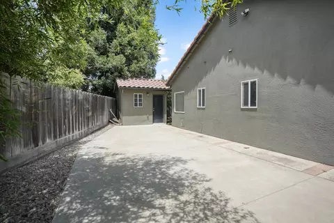 Exterior - 2421 Castleview Dr, Turlock, CA 95382 photo 8 of 11