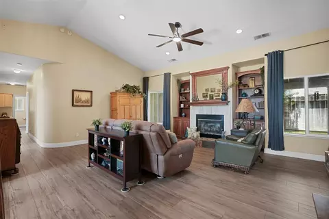 Living - 2421 Castleview Dr, Turlock, CA 95382 photo 1 of 1
