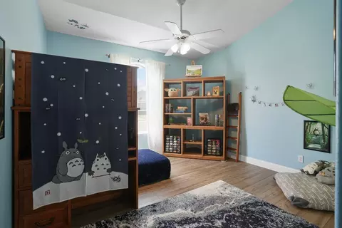 Bedroom - 2421 Castleview Dr, Turlock, CA 95382 photo 5 of 6