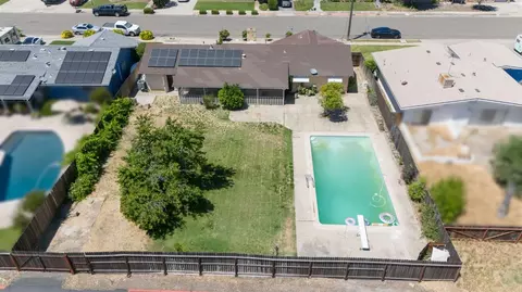 715 Pine St, Oakdale, CA 95361 photo 7