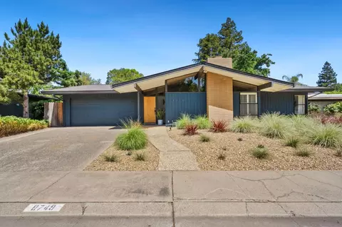 8749 Ski Ct, Elk Grove, CA 95624