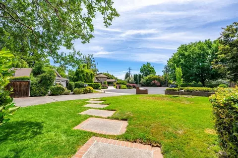 1533 Kingsford Dr, Carmichael, CA 95608 photo 4