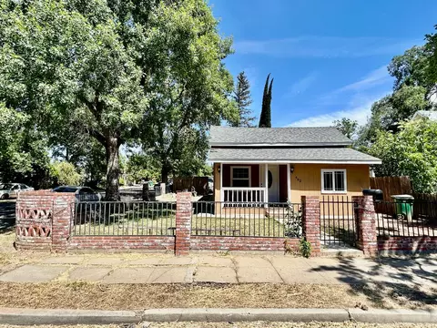 Exterior - 462 N Shasta St, Willows, CA 95988 photo 2 of 8