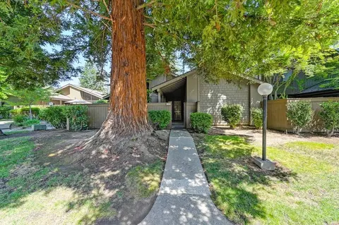 Exterior - 114 E Ranch Rd, Sacramento, CA 95825 photo 3 of 14