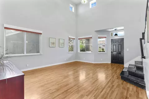 Living - 192 Hollow Brook Ct, Tracy, CA 95377 photo 2 of 5