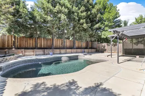 Exterior - 192 Hollow Brook Ct, Tracy, CA 95377 photo 2 of 3
