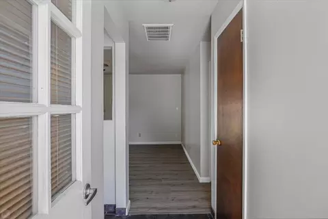 Entry Way - 1233 El Vecino Ave, Modesto, CA 95350 photo 1 of 2