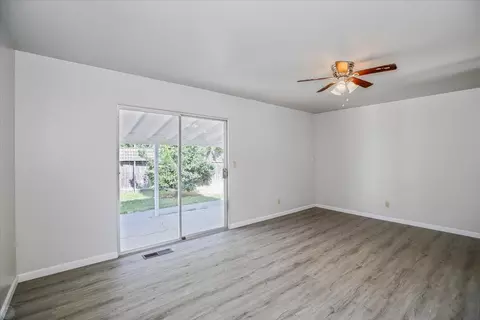 Living - 1233 El Vecino Ave, Modesto, CA 95350 photo 3 of 4
