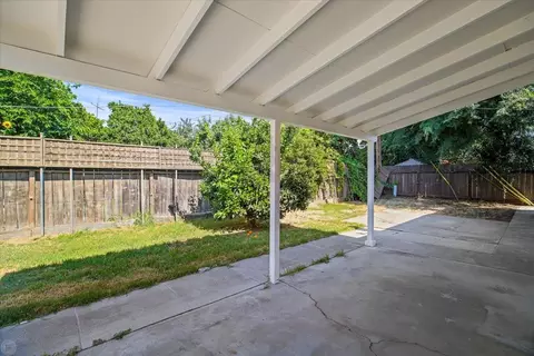 Exterior - 1233 El Vecino Ave, Modesto, CA 95350 photo 3 of 8