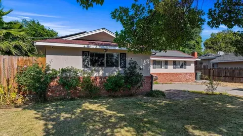 Exterior - 1233 El Vecino Ave, Modesto, CA 95350 photo 2 of 8