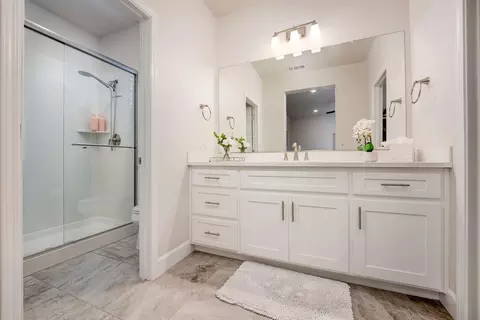 Bath - 2957 Shady Acres Loop, Rocklin, CA 95765 photo 1 of 6