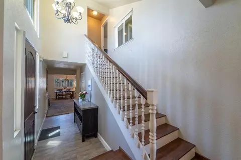 Entry Way - 375 California, Ripon, CA 95366 photo 3 of 4