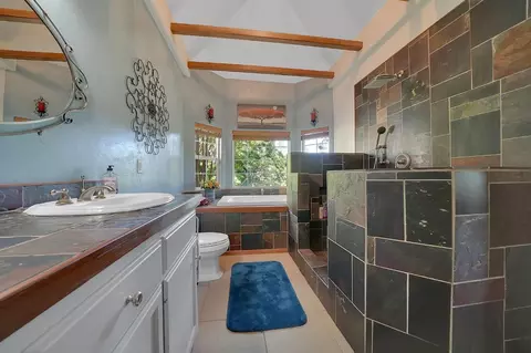 Bath - 17951 Carter Ln, Jackson, CA 95642 photo 2 of 7