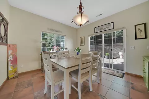 Dining - 17951 Carter Ln, Jackson, CA 95642 photo 4 of 4