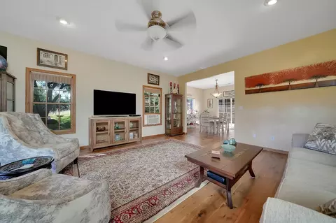 Living - 17951 Carter Ln, Jackson, CA 95642 photo 3 of 4