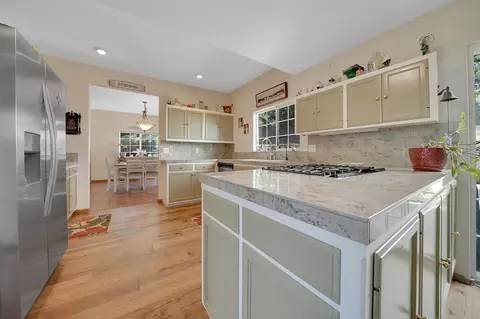 Kitchen - 17951 Carter Ln, Jackson, CA 95642 photo 2 of 6