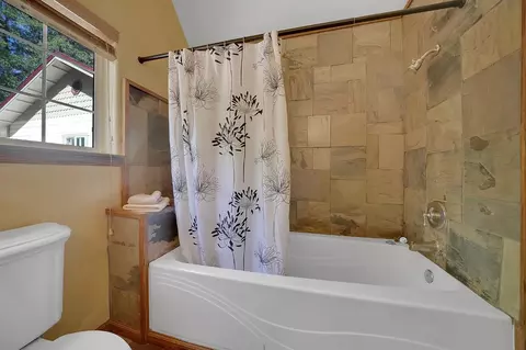 Bath - 17951 Carter Ln, Jackson, CA 95642 photo 6 of 7