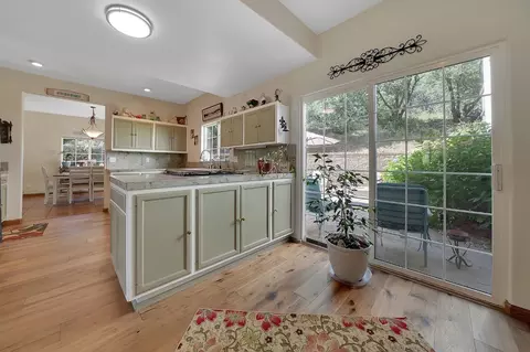 Kitchen - 17951 Carter Ln, Jackson, CA 95642 photo 1 of 6