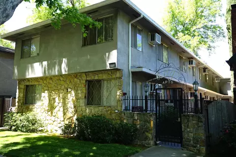 2715 D St, Sacramento, CA 95816