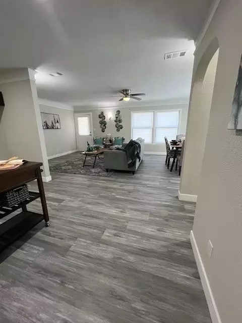 708 E Roseburg Ave, Modesto, CA 95350 photo 16