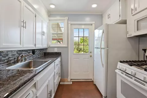 Kitchen - 31 E Gibson St, Stockton, CA 95204 photo 2 of 5