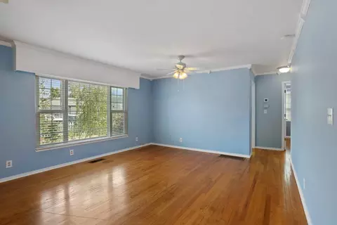 Living - 31 E Gibson St, Stockton, CA 95204 photo 3 of 4